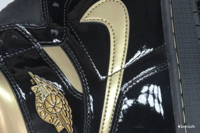 555088-032 1 (2020) METALLIC HIGH GOLD RETRO JORDAN BLACK 1023